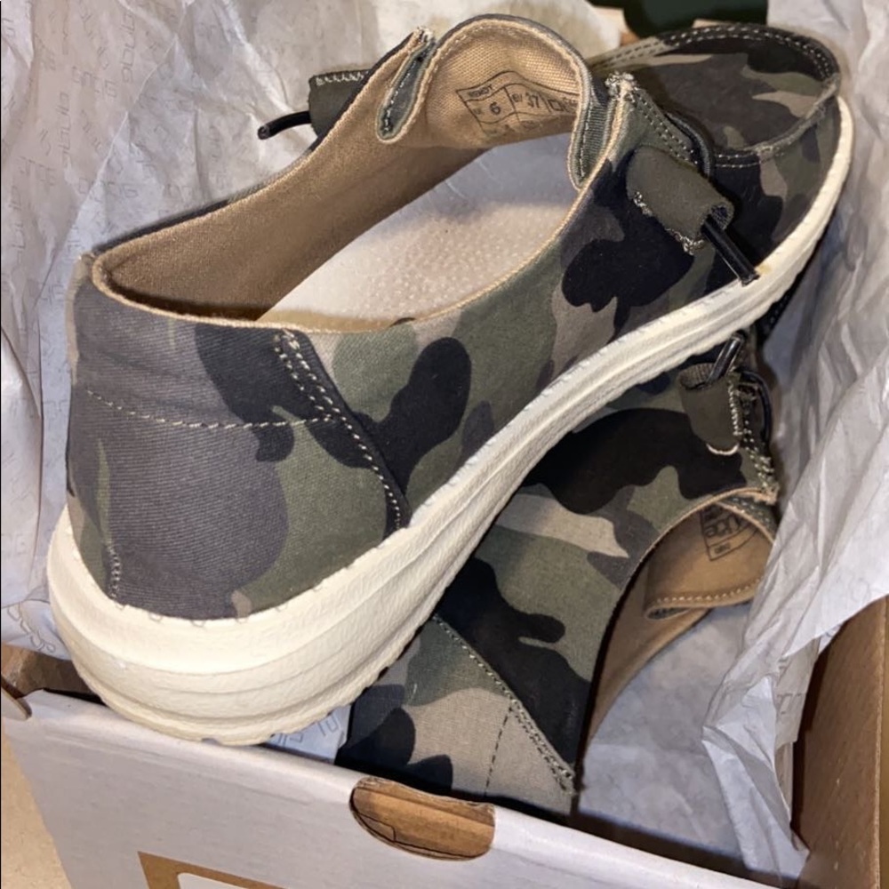 Camo Hey Dudes